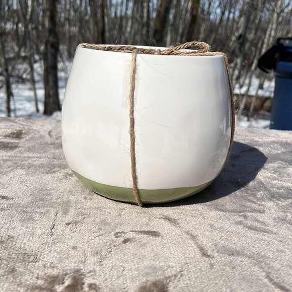 Rae Dunn Planter - Picture 3 of 4